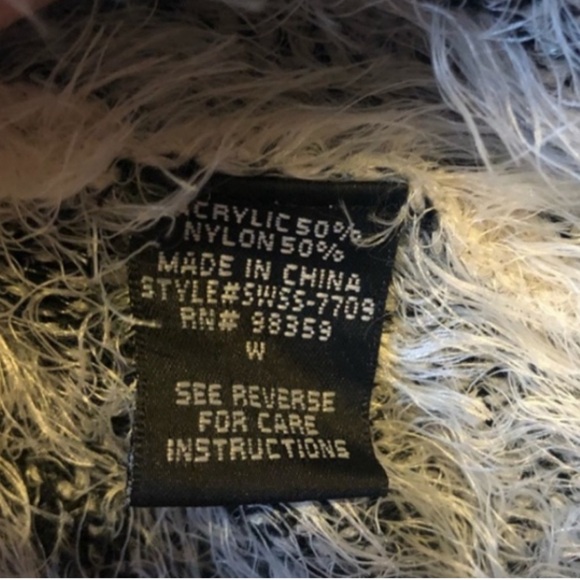 Woman’s Anthropologie sweater size medium - Picture 4 of 6